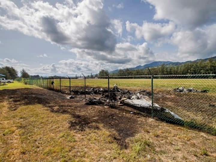 Skydiving plane crashes in Hawaii killing all 11 aboard; aircraft was involved in midair mishap in California three years ago Skydiving plane crashes in Hawaii killing all 11 aboard; aircraft was involved in midair mishap in California three years ago