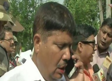 TMC delegates claiming credit for restoring peace in Bhatpara will be welcomed with 'Jai Shri Ram' chants, says BJP MP Arjun Singh TMC delegates claiming credit for restoring peace in Bhatpara will be welcomed with 'Jai Shri Ram' chants, says BJP MP Arjun Singh