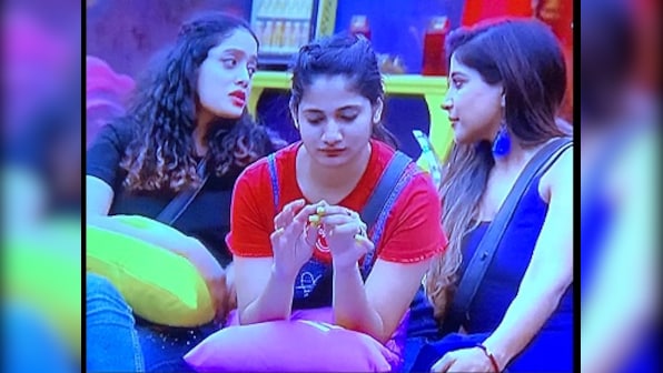 Bigg Boss Tamil Season 3: Abhirami Venkatachalam, Sakshi Agarwal criticised for 'rude' remarks on Meera Mithun