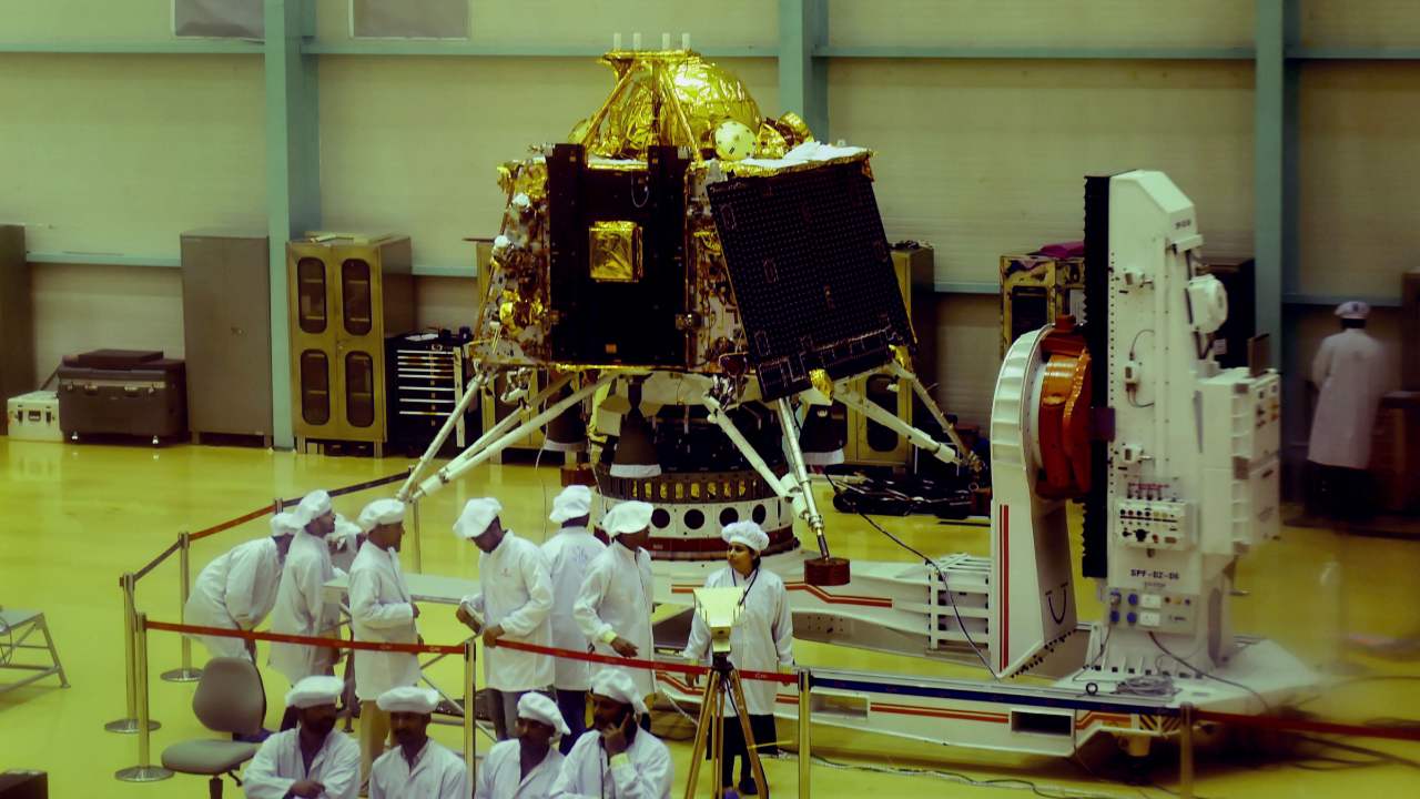 Chandrayaan 2 Vikram Lander: the vessel carrying the first rover from India to the Moon Chandrayaan 2 Vikram Lander: the vessel carrying the first rover from India to the Moon