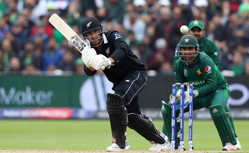 Colin de Grandhomme built a crucial 132-run partnership with James Neesham for the sixth wicket. Grandhomme scored 64 runs. AP 