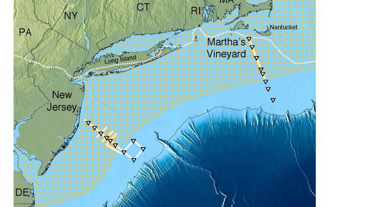 Scientists have mapped a huge aquifer off the U.S. Northeast (hatched area). Solid yellow or white lines with triangles show ship tracks. Dotted white line near shore shows edge of the glacial ice sheet that melted about 15,000 years ago. Further out, dark blue, the continental shelf drops off into the Atlantic abyss. (Adapted from Gustafson et al., 2019)
