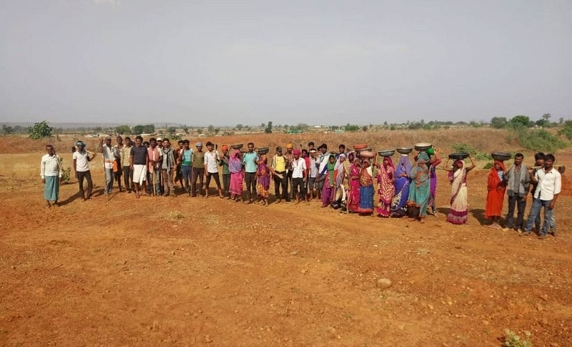 Residents of Kalyanpur village have launched an initiative to restore a local lake. Manish Mishra/101Reporters