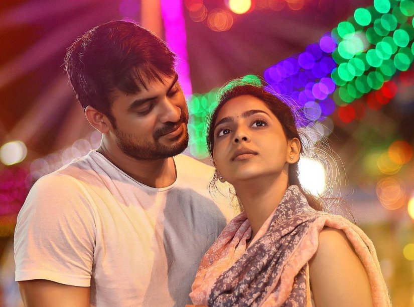 Tovino Thomas and Aishwarya Lekshmi in Mayaanadhi. Image via Twitter