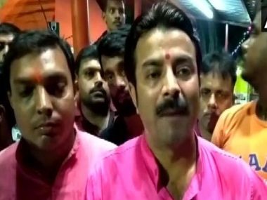 BJP youth wing workers warn Mamata-led Bengal govt they'll chant Hanuman Chalisa on Tuesdays to oppose road blockage during Friday namaz BJP youth wing workers warn Mamata-led Bengal govt they'll chant Hanuman Chalisa on Tuesdays to oppose road blockage during Friday namaz