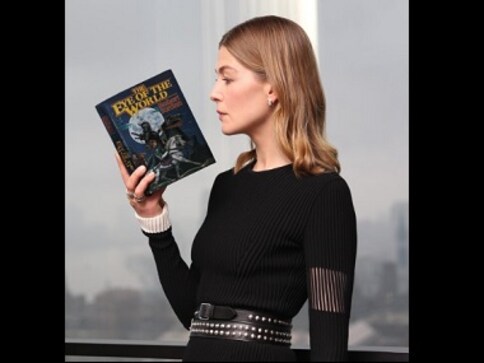 Rosamund Pike to play Moiraine in Amazon’s upcoming adaptation of Wheel of Time Rosamund Pike to play Moiraine in Amazon’s upcoming adaptation of Wheel of Time