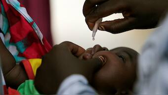 WHO, UNICEF join hands with local authorities for polio vaccine campaign in Somalia