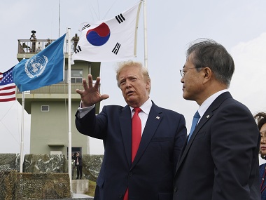 Donald Trump tours Demilitiarised Zone dividing Korean peninsula ahead of meeting with Kim Jong-un Donald Trump tours Demilitiarised Zone dividing Korean peninsula ahead of meeting with Kim Jong-un