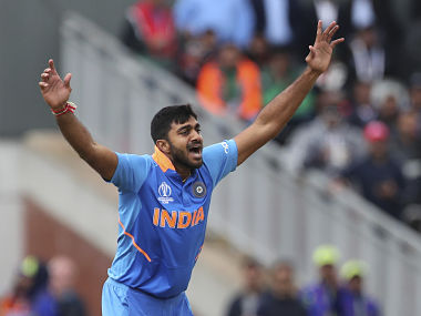 ICC Cricket World Cup 2019: Vijay Shankar ruled out with toe injury, Mayank Agarwal to join Indian team ICC Cricket World Cup 2019: Vijay Shankar ruled out with toe injury, Mayank Agarwal to join Indian team