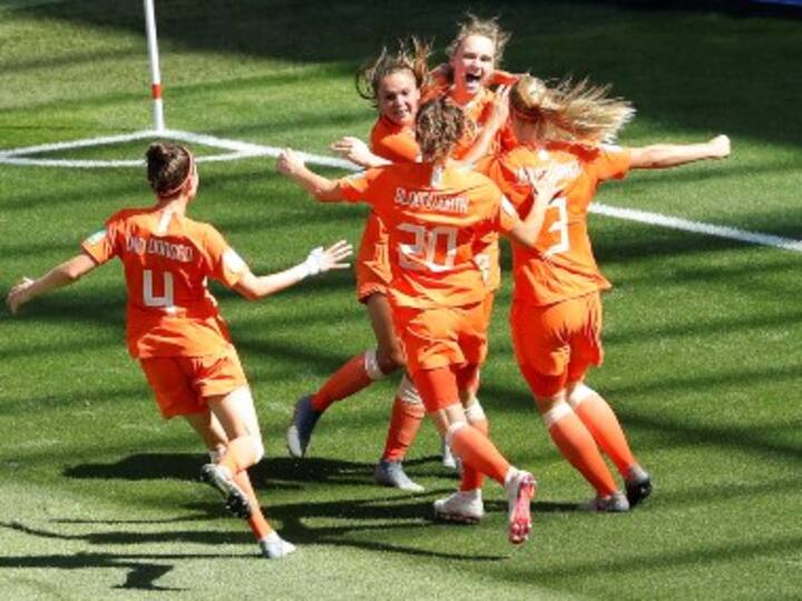 FIFA Women's World Cup 2019: Second-half headers help Netherlands script history with 2-0 win over Italy in quarter-finals