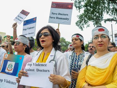 Doctors end week-long stir after Mamata announces steps to boost security; long queues, shut OPDs mark day for patients Doctors end week-long stir after Mamata announces steps to boost security; long queues, shut OPDs mark day for patients