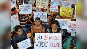 West Bengal doctors' strike: Medicos soften stand, agree to meet Mamata Banerjee, but CM 'not comfortable' with media presence