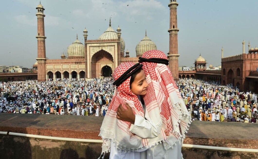 Muslims celebrate EidulFitr with gaiety across India; festivities