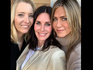 Courteney Cox reunites with Friends co-stars Lisa Kudrow and Jennifer Aniston to celebrate her 55th birthday Courteney Cox reunites with Friends co-stars Lisa Kudrow and Jennifer Aniston to celebrate her 55th birthday