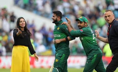 Imad Wasim's heroic 49-run knock guides Pakistan home against Afghanistan; Mitchell Starc shines as Australia beat New Zealand