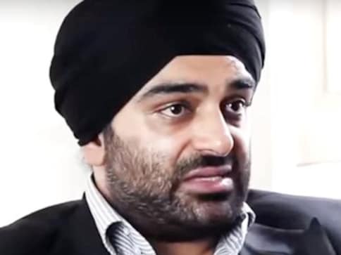 Delhi Police arrests late liquor baron Ponty Chadha's son Monty from IGI airport for fraud, to be presented in court on Thursday Delhi Police arrests late liquor baron Ponty Chadha's son Monty from IGI airport for fraud, to be presented in court on Thursday