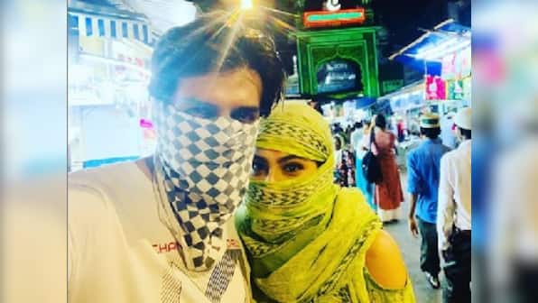 Kartik Aaryan, Sara Ali Khan cover their faces, visit mosque together to celebrate Eid