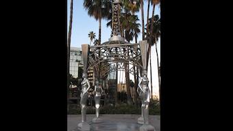 Marilyn Monroe statue stolen from top of Ladies of Hollywood Gazebo in Los Angeles at wee hours