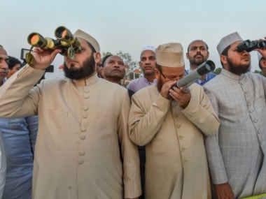 Ramzan fasting ends with sighting of moon; Eid-ul-Fitr to be celebrated across India on Wednesday Ramzan fasting ends with sighting of moon; Eid-ul-Fitr to be celebrated across India on Wednesday