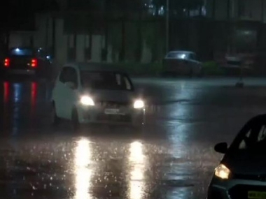 Mumbai rains: Heavy downpour lashes city; trains delayed, landings suspended temporarily at airport Mumbai rains: Heavy downpour lashes city; trains delayed, landings suspended temporarily at airport