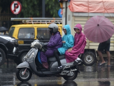 Two killed in rain-related incidents in Maharashtra's Nashik, as heavy rains continue to lash district for 4th consecutive day Two killed in rain-related incidents in Maharashtra's Nashik, as heavy rains continue to lash district for 4th consecutive day