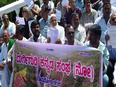 Activists in Karnataka's Shivamogga protest plan to divert water from Sharavathi river to Bengaluru Activists in Karnataka's Shivamogga protest plan to divert water from Sharavathi river to Bengaluru