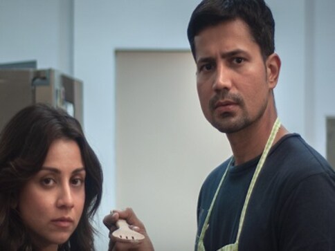 Suno review: Sumeet Vyas, Amrita Puri's short film is a nuanced take on domestic abuse Suno review: Sumeet Vyas, Amrita Puri's short film is a nuanced take on domestic abuse
