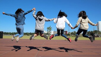 Strong connections at home and school might lead teens to become healthier adults: Study