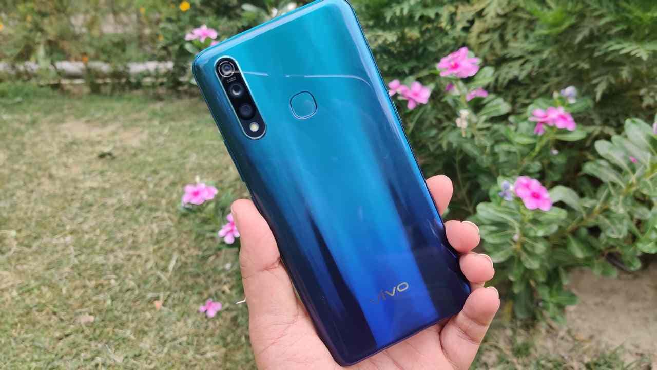 Vivo Z1 Pro comes with a 6.5-inch IPS LCD FHD+ display with a punch-hole camera giving it a 19.5:9 aspect ratio. 