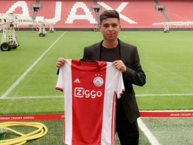 Dutch club Ajax sign American midfielder Alex Mendez from Bundesliga side Freiburg on three-year contract Dutch club Ajax sign American midfielder Alex Mendez from Bundesliga side Freiburg on three-year contract