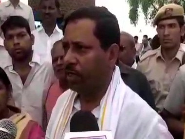 Security guards of BJP MP Ram Shankar Katheria held for 'beating' staffers of toll plaza in Uttar Pradesh Security guards of BJP MP Ram Shankar Katheria held for 'beating' staffers of toll plaza in Uttar Pradesh