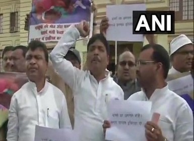 RJD MLAs raise slogans against Bihar health minister, protest against growing encephalitis deaths in state RJD MLAs raise slogans against Bihar health minister, protest against growing encephalitis deaths in state
