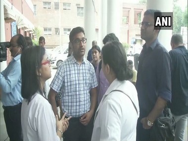 Doctors' association calls off strike over violence against medicos after Delhi government agrees to fulfill all demands Doctors' association calls off strike over violence against medicos after Delhi government agrees to fulfill all demands