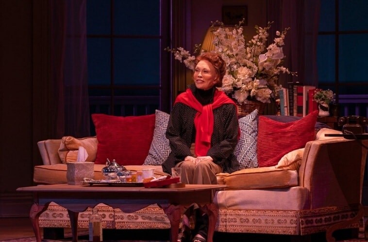 Faye Dunaway sacked from Broadway production, Tea At Five, for verbally abusing staff