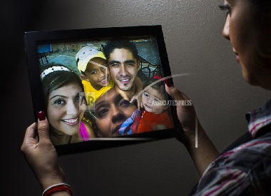 American, 33, who was deported to El Salvador two years ago returns home; ‘We’re whole again, we’re a family’, says his wife American, 33, who was deported to El Salvador two years ago returns home; ‘We’re whole again, we’re a family’, says his wife