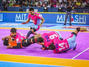 Pro Kabaddi 2019 Highlights, Jaipur Pink Panthers vs Bengal Warriors in Mumbai: Panthers edge past Warriors Pro Kabaddi 2019 Highlights, Jaipur Pink Panthers vs Bengal Warriors in Mumbai: Panthers edge past Warriors