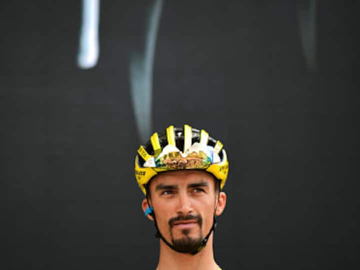 Tour de France 2019: Julian Alaphilippe says yellow jersey 'hanging by a thread' as race heads into final week Tour de France 2019: Julian Alaphilippe says yellow jersey 'hanging by a thread' as race heads into final week