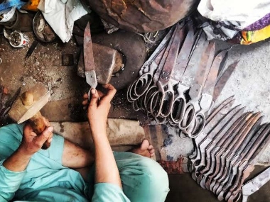 Kainchi Bazaar: Meerut's scissor industry faces a slow death amid low profit margins, competition Kainchi Bazaar: Meerut's scissor industry faces a slow death amid low profit margins, competition