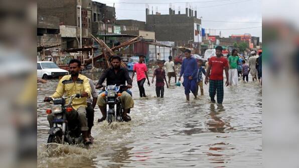 Heavy rains lash Sindh and Khyber Pakhtunkhwa provinces of Pakistan, killing 34; power outages hit many cities