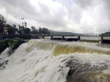Tamil Nadu's Pilloor reservoir to discharge surplus water; flood alert sounded to people living on banks of Bhavani river in Mettupalayam Tamil Nadu's Pilloor reservoir to discharge surplus water; flood alert sounded to people living on banks of Bhavani river in Mettupalayam