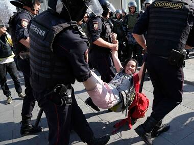 Moscow Police detains more than a thousand protesters at unauthorised rally for fair local elections