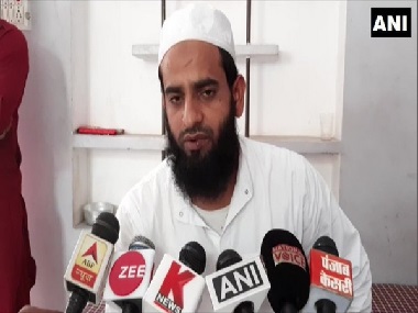 Muslim cleric thrashed, forced to chant ‘Jai Shree Ram’ in UP’s Sarora village; FIR lodged, no arrests made so far Muslim cleric thrashed, forced to chant ‘Jai Shree Ram’ in UP’s Sarora village; FIR lodged, no arrests made so far