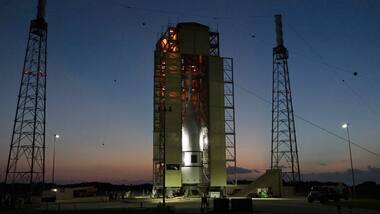 NASA's Orion launch-abort system for moon-mission capsule tests successfully