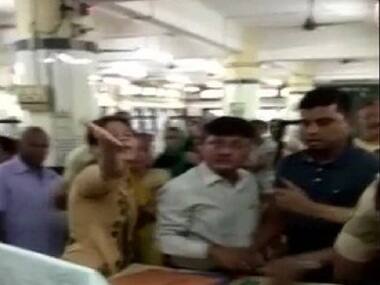 Kin of deceased patient attack resident doctors, vandalise property at Mumbai's Nair Hospital; case registered