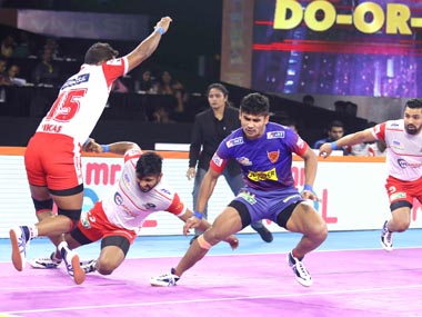 Pro Kabaddi 2019: Dabang Delhi continue excellent run with win over Haryana Steelers; Bengaluru Bulls beat U Mumba Pro Kabaddi 2019: Dabang Delhi continue excellent run with win over Haryana Steelers; Bengaluru Bulls beat U Mumba