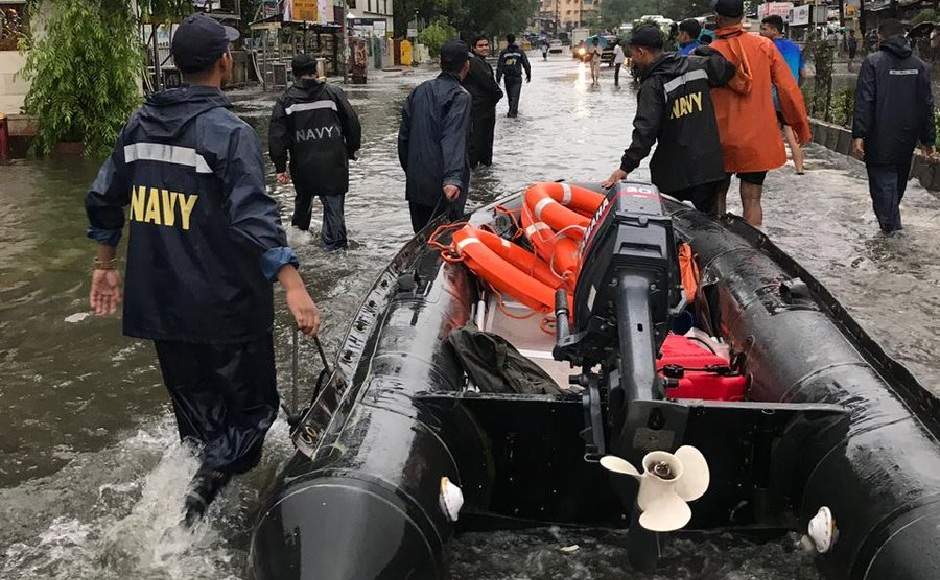 Atleast 1,000 people were evacuated from Kurla to safer areas with the help of NDRF, Navy rescue teams, fire brigade and local volunteers. Twitter/@ANI Atleast 1,000 people were evacuated from Kurla to safer areas with the help of NDRF, Navy rescue teams, fire brigade and local volunteers. Twitter/@ANI