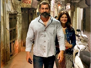 Pooja Batra reportedly marries Dabangg 3 actor Nawab Shah in private ceremony, shares picture on Instagram Pooja Batra reportedly marries Dabangg 3 actor Nawab Shah in private ceremony, shares picture on Instagram
