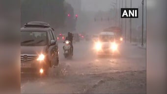 IMD issues warning of 'extremely heavy rainfall' at isolated places in five districts of Maharashtra on 4 August