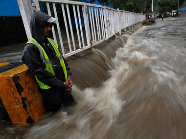 Mumbai rains: City to receive moderate to heavy rainfall in the next few hours; part of hill collapses in Asalpha Mumbai rains: City to receive moderate to heavy rainfall in the next few hours; part of hill collapses in Asalpha