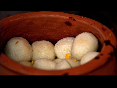 West Bengal observes 'Rosogolla Day' today to celebrate second anniversary of granting of GI tag for 'Banglar Rosogolla' West Bengal observes 'Rosogolla Day' today to celebrate second anniversary of granting of GI tag for 'Banglar Rosogolla'